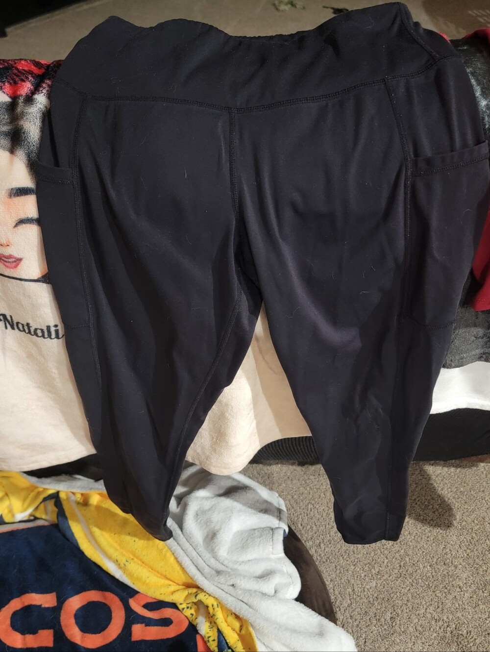 Black Athletic Leggings with Side Pockets